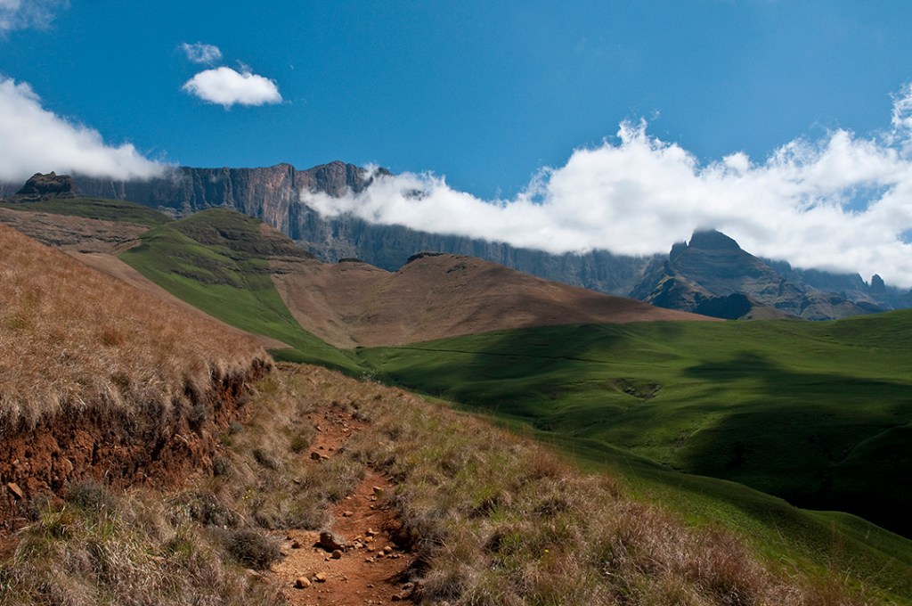 alt="mountains in the Drakensberg provide different perspectives"