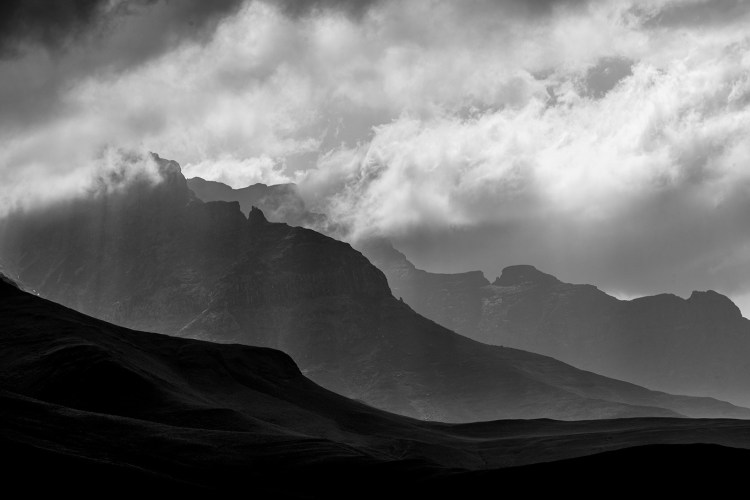 alt="add layers to your composition to create depth in landscape photography"