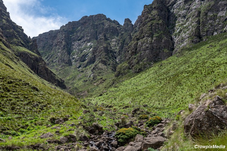 alt="landscape photography 50mm mountain rock pass"